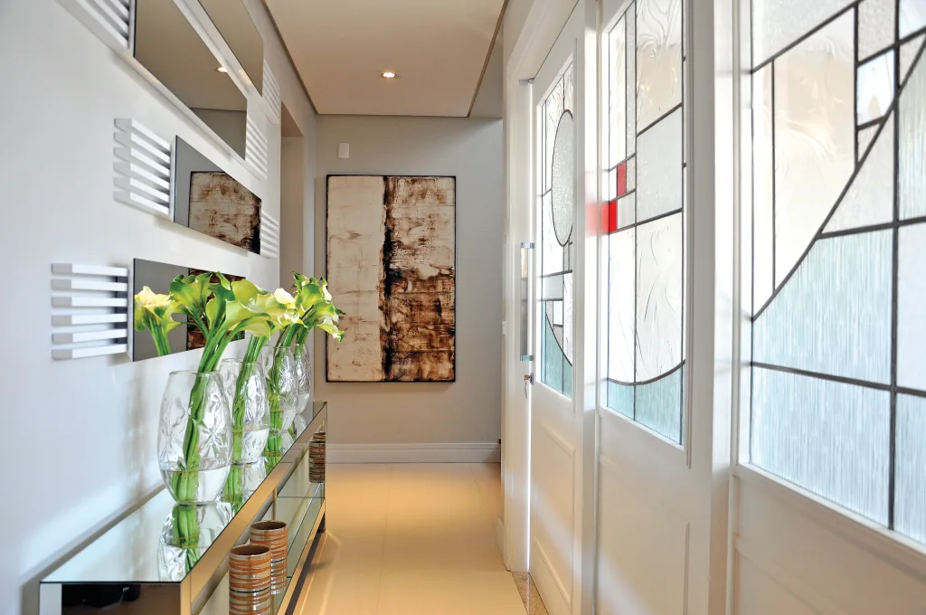Hallway Ideas: Transform Your Entrance with Thoughtful Design